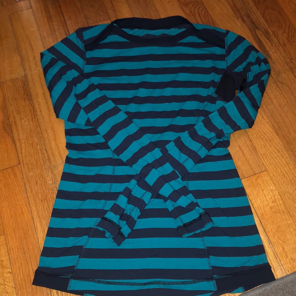 Lululemon long sleeve workout shirt